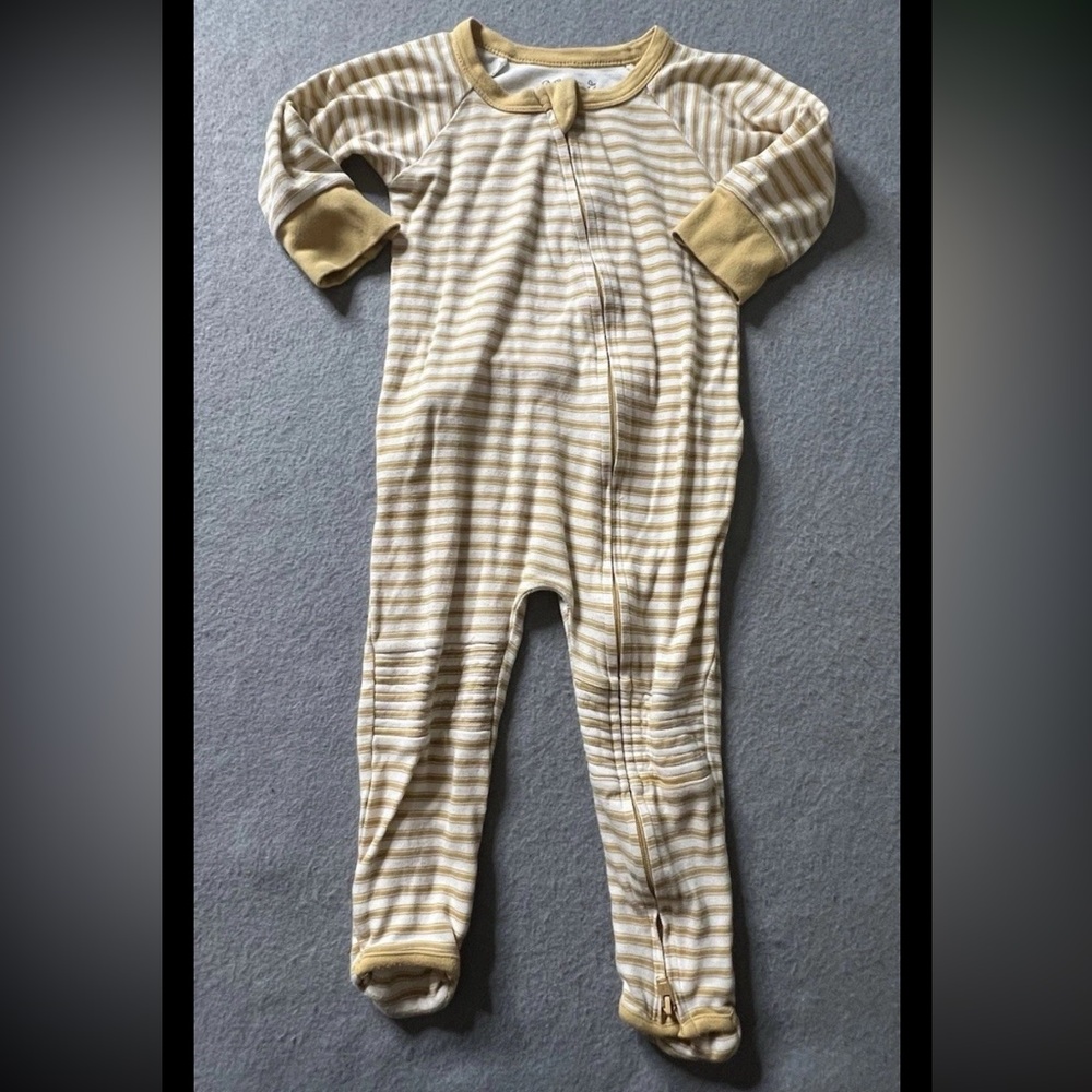 Goumi Sleeper Boys 12-18 Months Yellow Striped Butt Flap Snap Foot Covers Bamboo